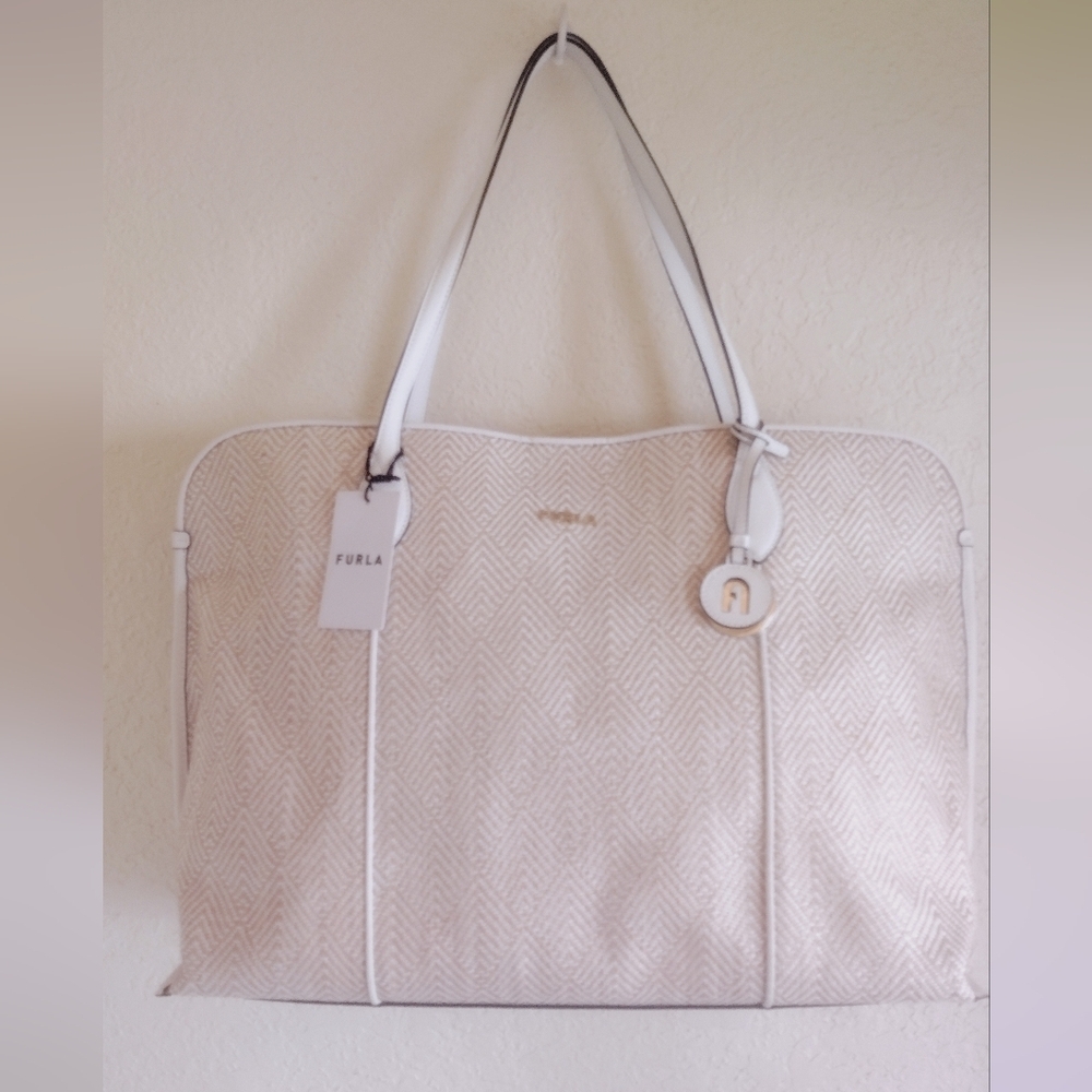 Furla Vittoria Tote XL